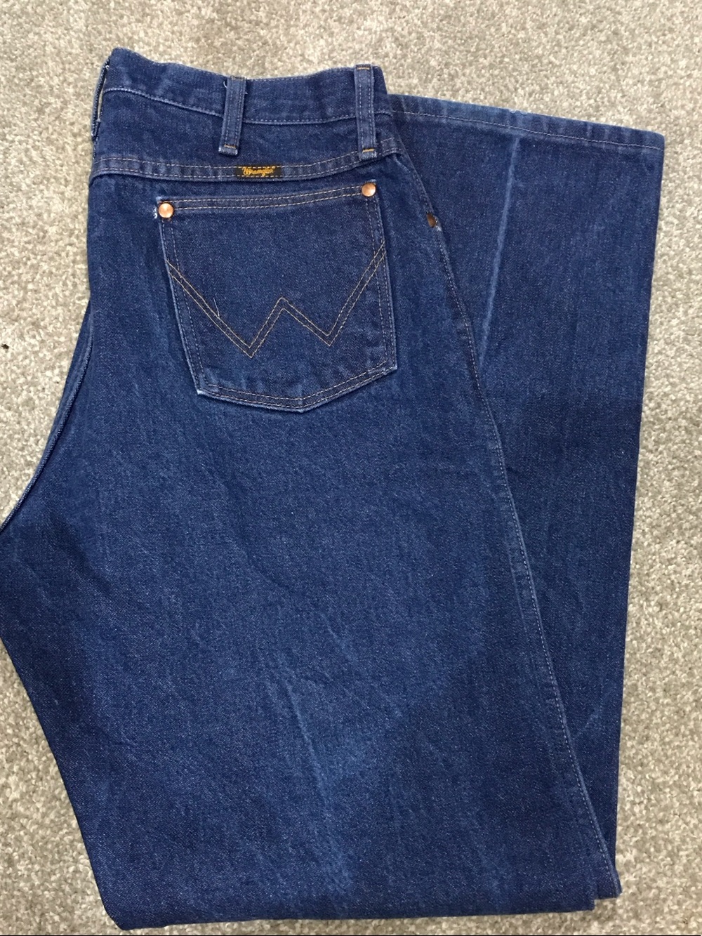 Wrangler Men's Relaxed Fit Jeans in Dark Blue Denim Size 36x33